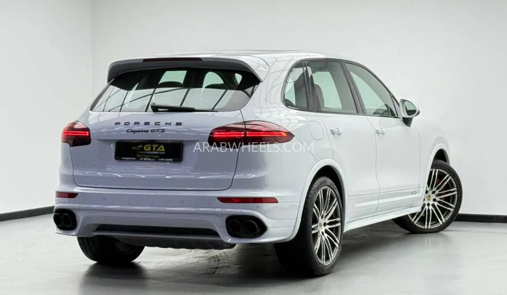 Porsche Cayenne 2016 for Sale in Dubai Image-4