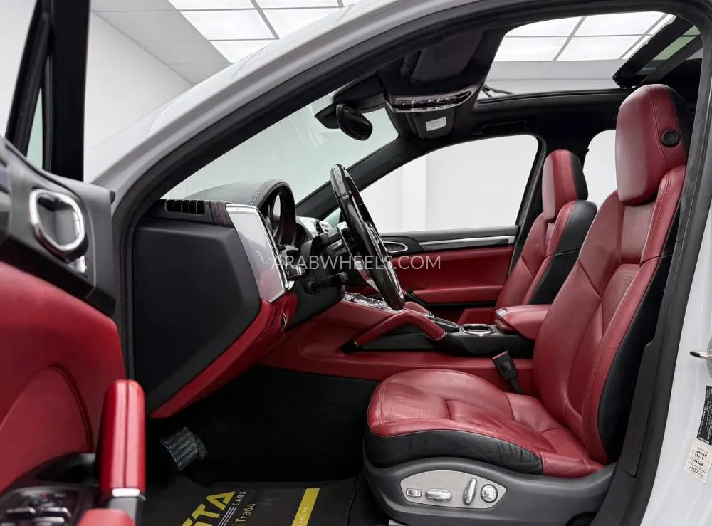 Porsche Cayenne 2016 for Sale in Dubai Image-8