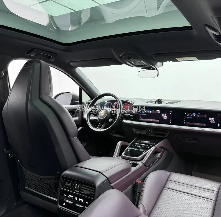 Porsche Cayenne 2024 for Sale in Dubai Image-12