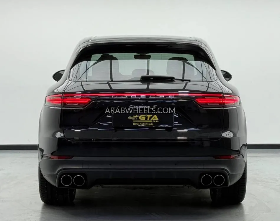 Porsche Cayenne 2018 for Sale in Dubai Image-5