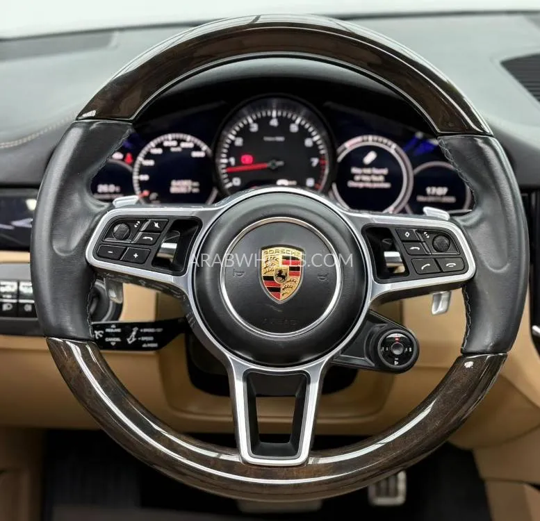 Porsche Cayenne 2018 for Sale in Dubai Image-7