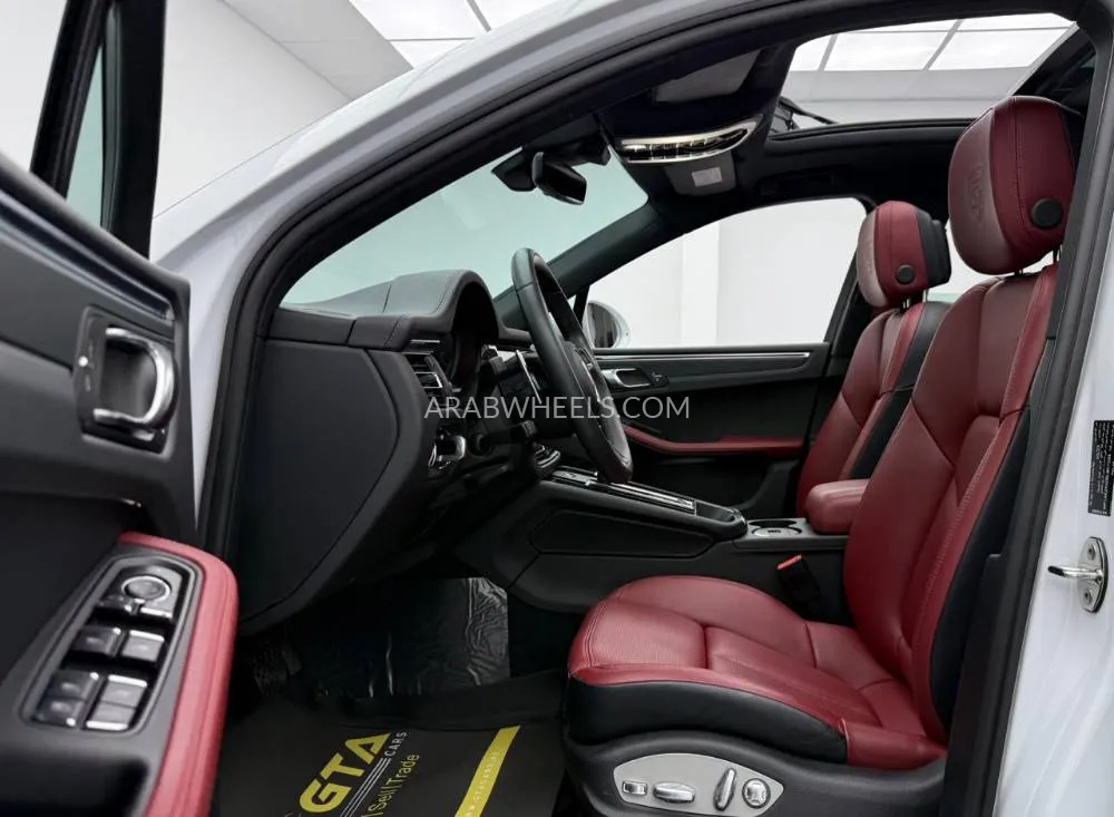 Porsche Macan 2024 for Sale in Dubai Image-8