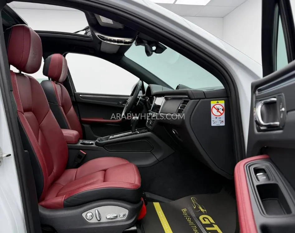 Porsche Macan 2024 for Sale in Dubai Image-9