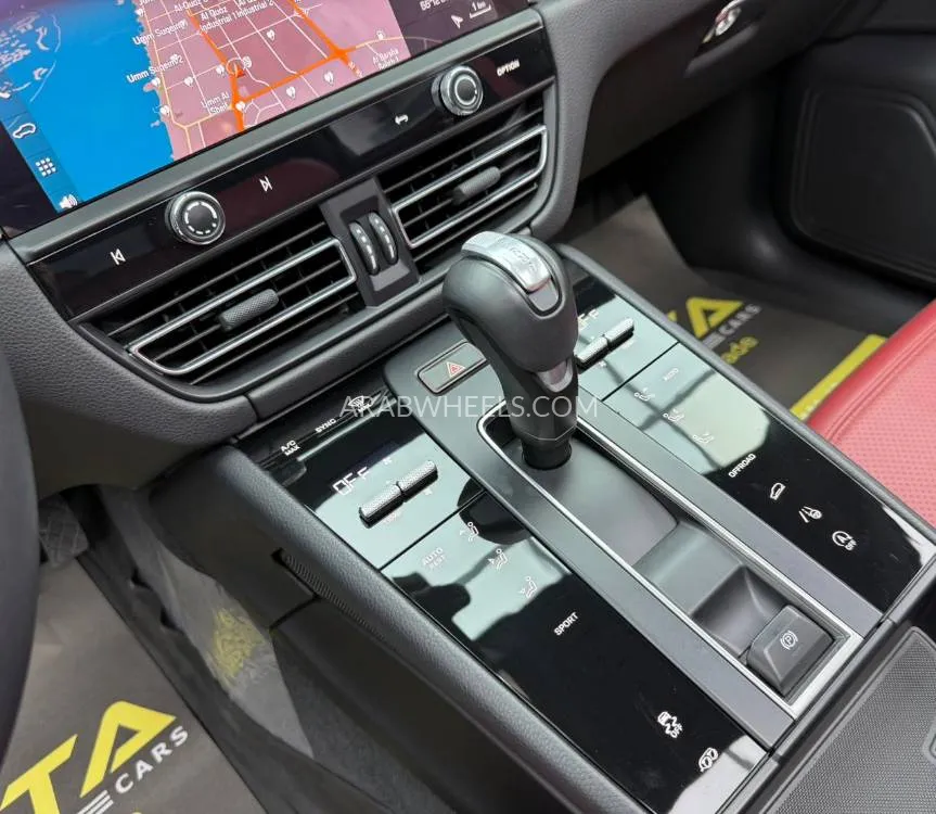 Porsche Macan 2024 for Sale in Dubai Image-17