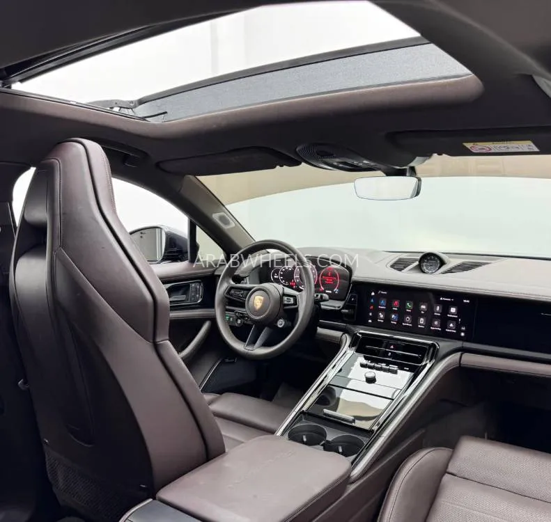 بورشه باناميرا 2025 for Sale in دبي Image-17