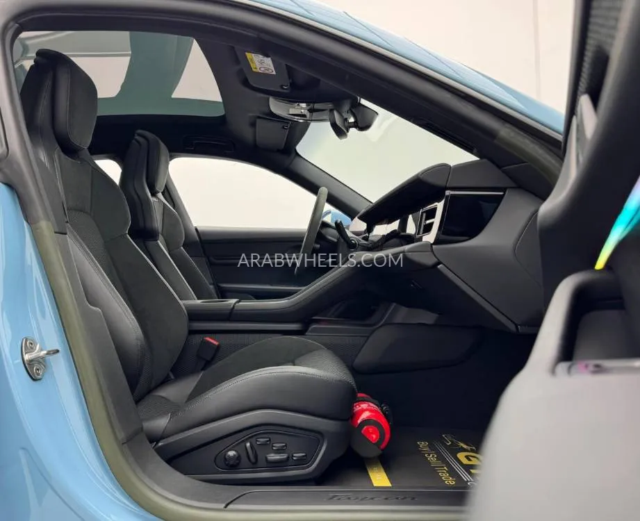 Porsche Taycan 2023 for Sale in Dubai Image-11