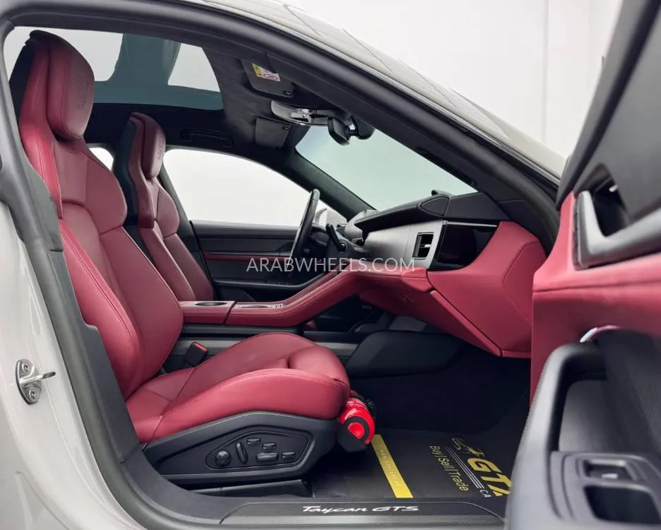 بورشه تايكان 2023 for Sale in دبي Image-12