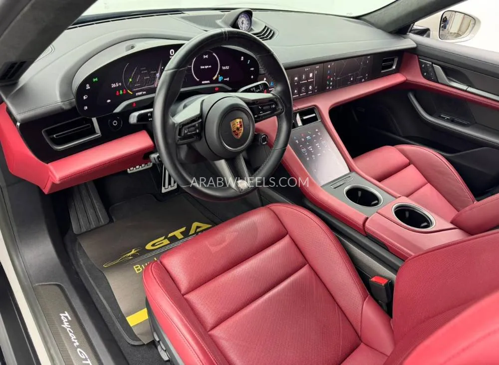 بورشه تايكان 2023 for Sale in دبي Image-18