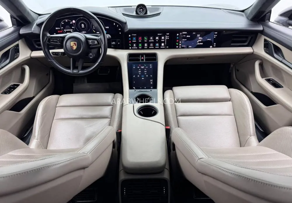 Porsche Taycan 2021 for Sale in Dubai Image-7