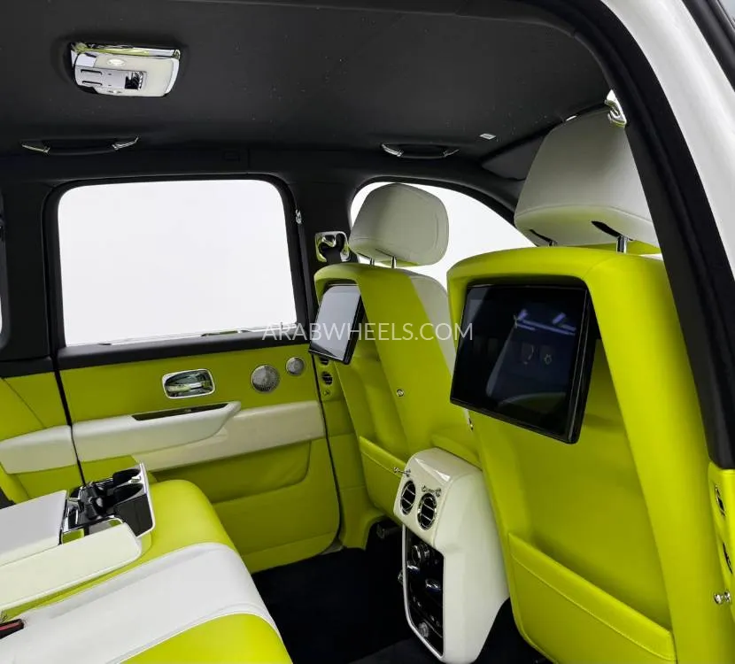 Rolls Royce Cullinan 2025 for Sale in Dubai Image-18