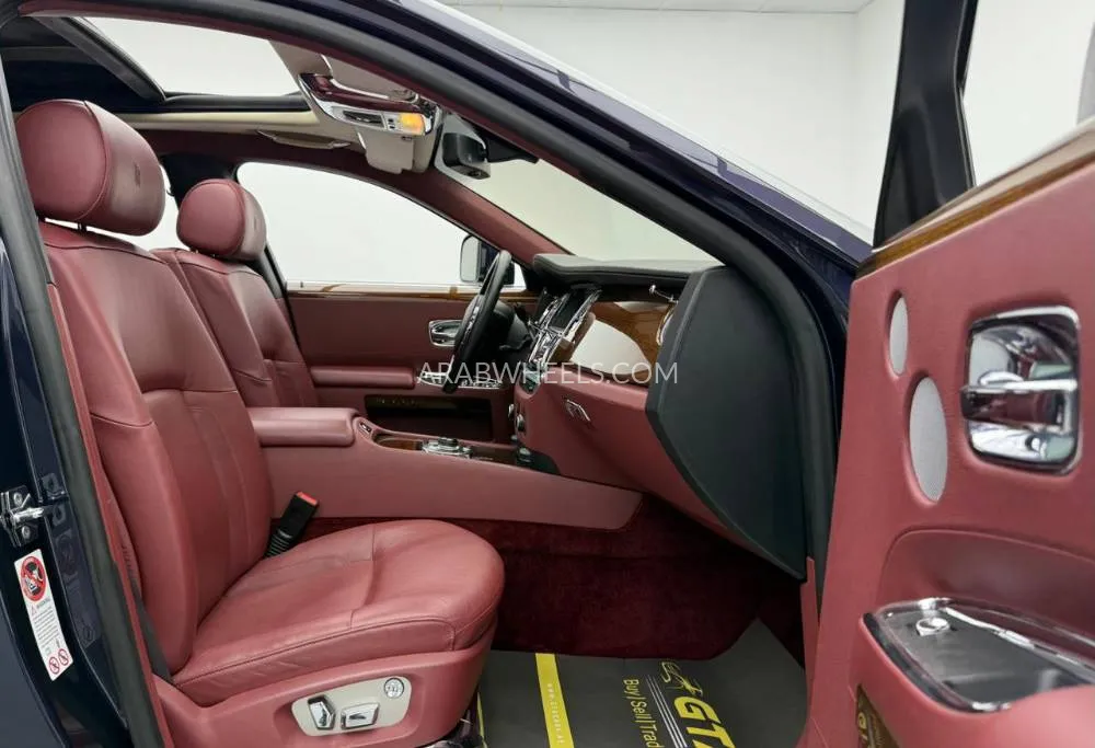 Rolls Royce Ghost 2010 for Sale in Dubai Image-17