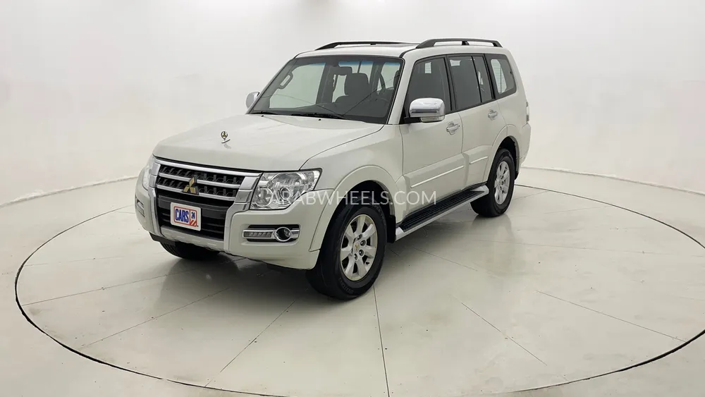 Mitsubishi Pajero 2022 for Sale in Dubai Image-7