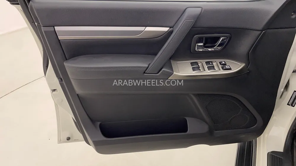 Mitsubishi Pajero 2022 for Sale in Dubai Image-19