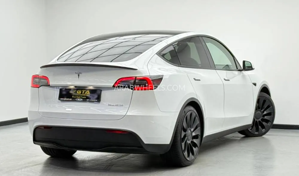 Tesla Model Y 2023 for Sale in Dubai Image-4