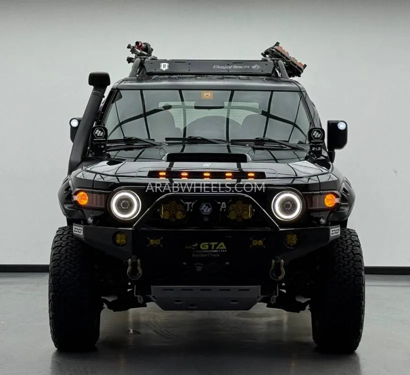 Toyota FJ Cruiser 2015 for Sale in Dubai Image-2