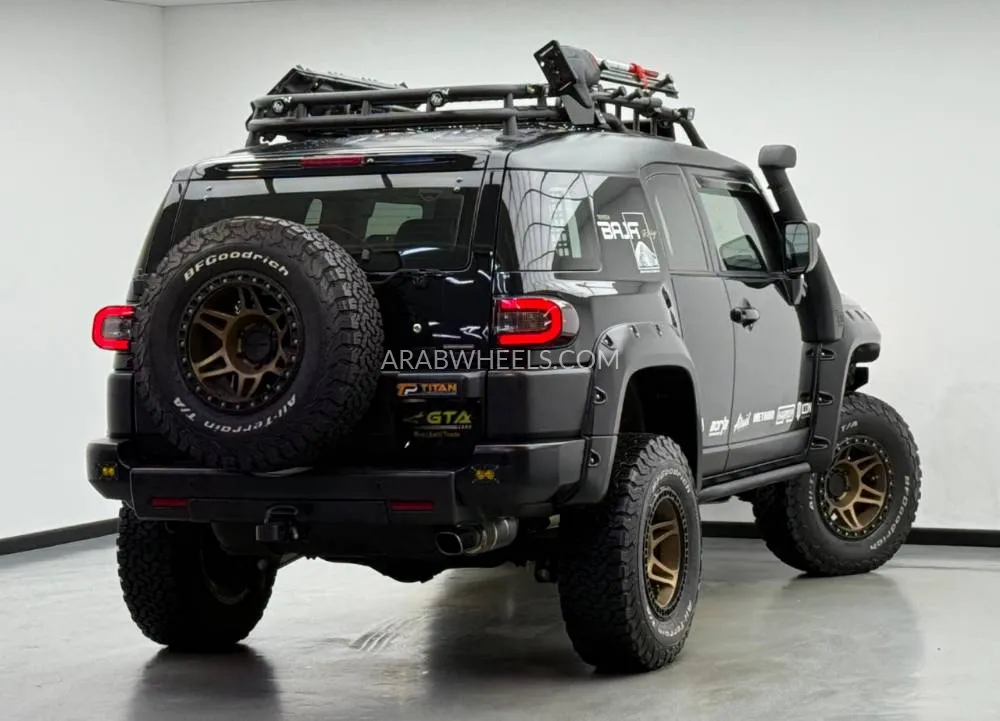 Toyota FJ Cruiser 2015 for Sale in Dubai Image-4