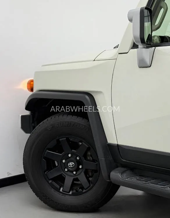 Toyota FJ Cruiser 2018 for Sale in Dubai Image-7