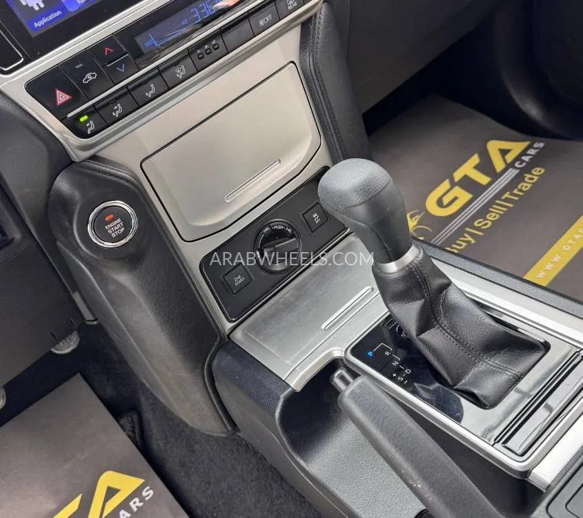 Toyota Land Cruiser Prado 2018 for Sale in Dubai Image-10