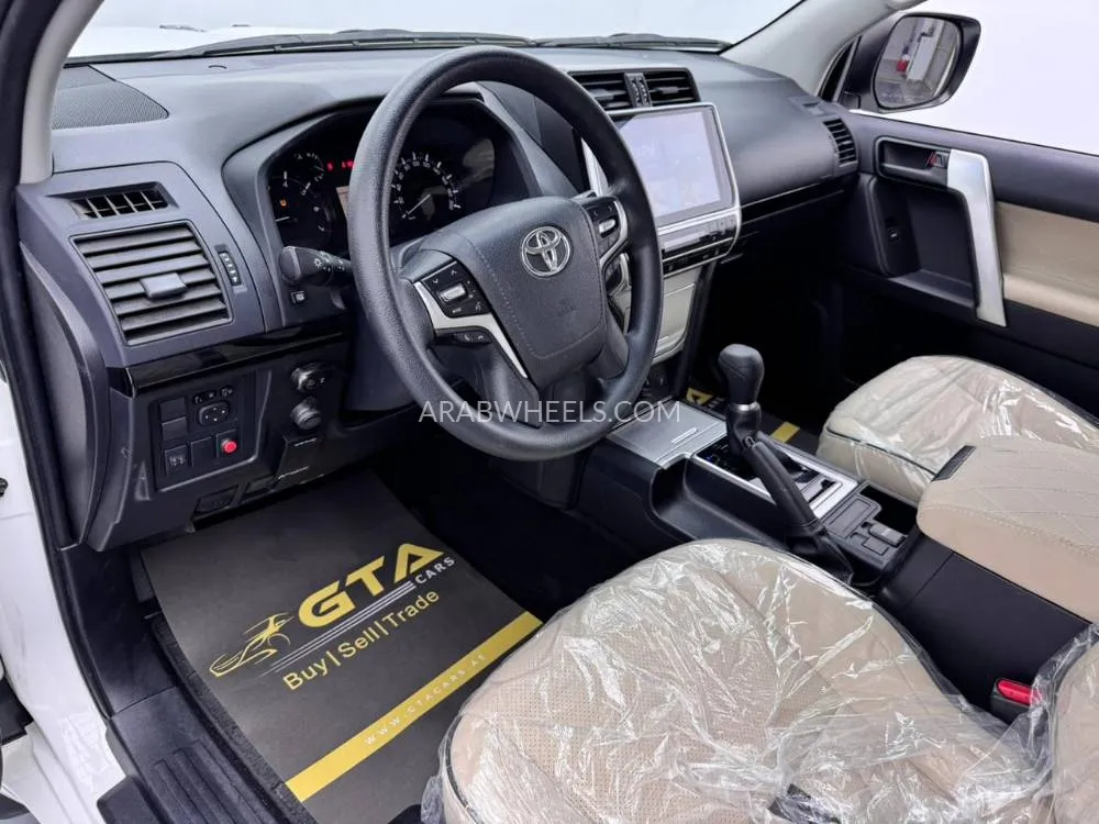 Toyota Land Cruiser Prado 2018 for Sale in Dubai Image-18