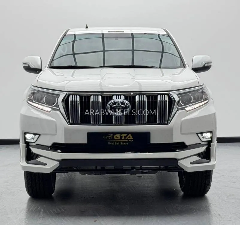 Toyota Land Cruiser Prado 2018 for Sale in Dubai Image-2