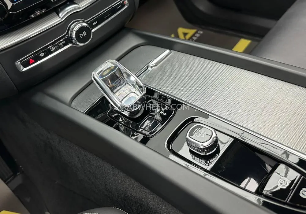 فولفو إكس سي 60 2023 for Sale in دبي Image-10