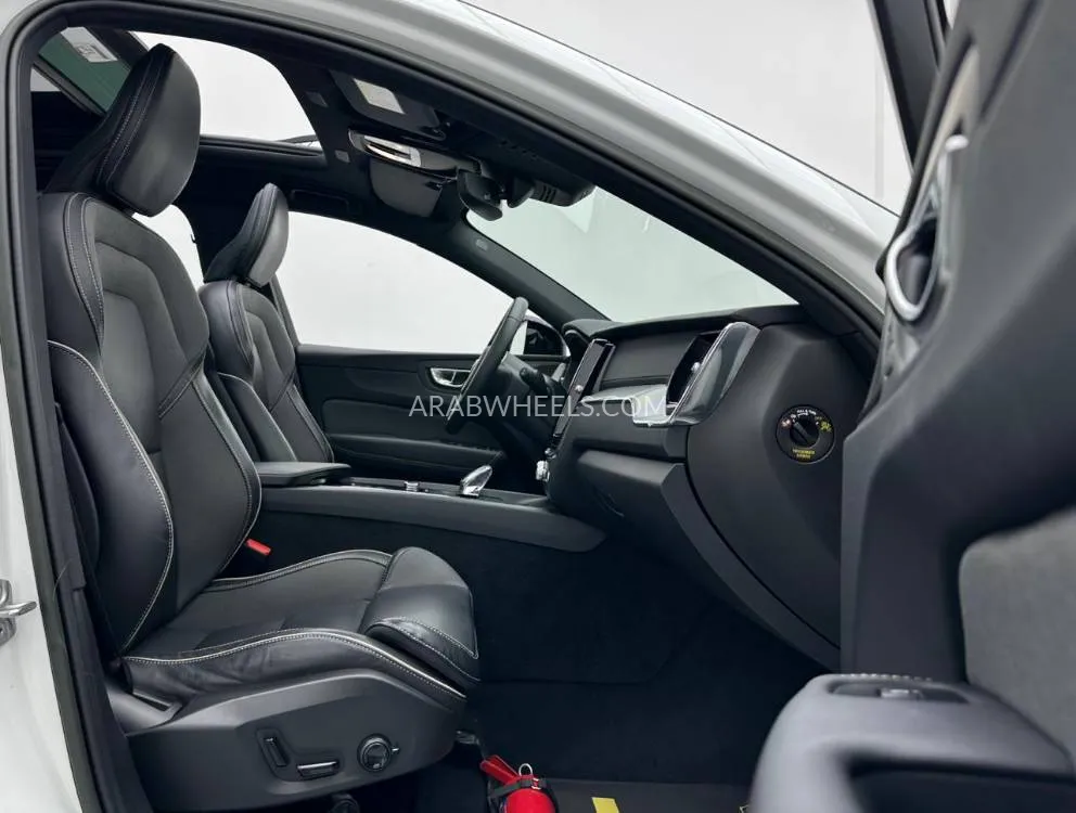 فولفو إكس سي 60 2023 for Sale in دبي Image-12