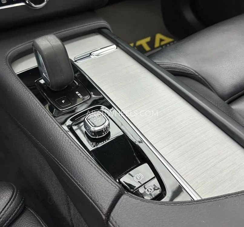 Volvo XC90 2022 for Sale in Dubai Image-14