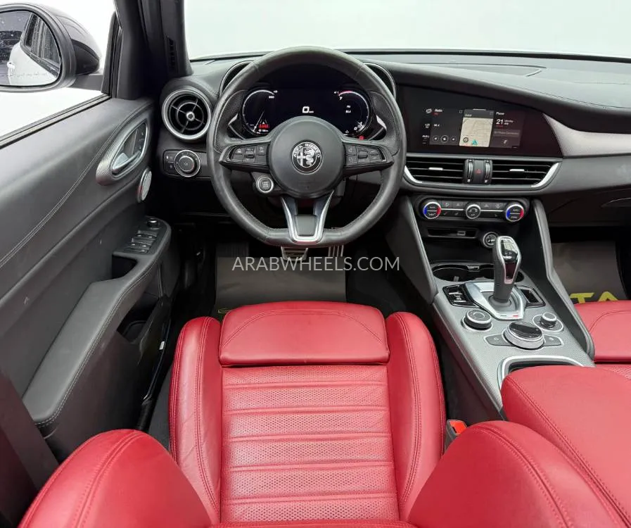 Alfa Romeo Giulia 2024 for Sale in Dubai Image-12