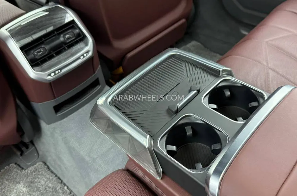 بي إم دبليو الفئة السابعة 2025 for Sale in دبي Image-20