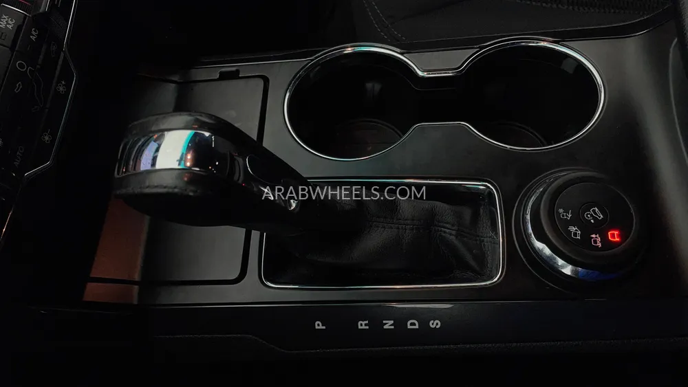 Ford Explorer 2017 for Sale in Dubai Image-18