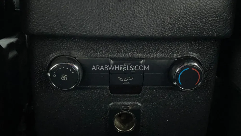 Ford Explorer 2017 for Sale in Dubai Image-46