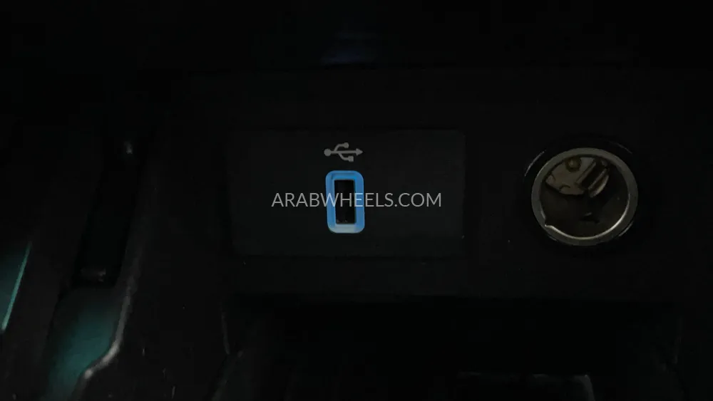 Ford Explorer 2017 for Sale in Dubai Image-50