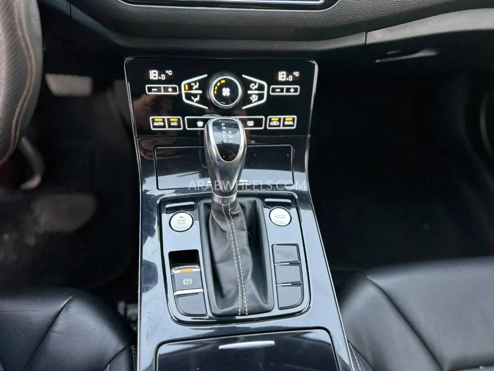 Hongqi H5 2019 for Sale in Ras Al Khaimah Image-16