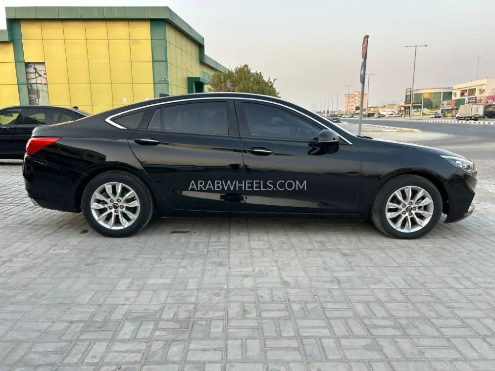 Hongqi H5 2019 for Sale in Ras Al Khaimah Image-7