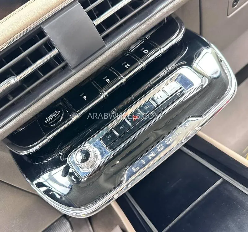 Lincoln Corsair 2023 for Sale in Dubai Image-14