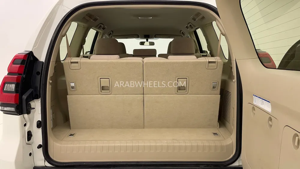Toyota Land Cruiser Prado 2023 for Sale in Dubai Image-26