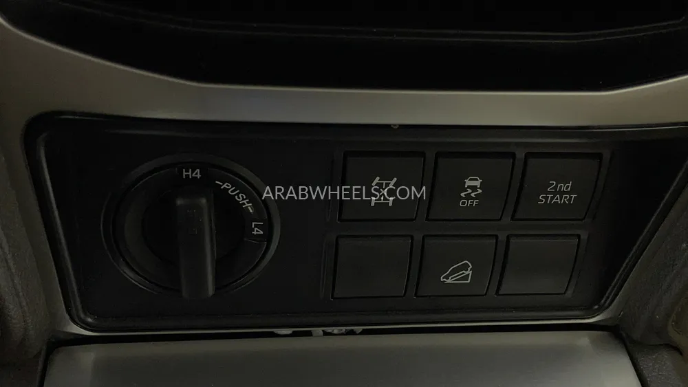 Toyota Land Cruiser Prado 2023 for Sale in Dubai Image-35