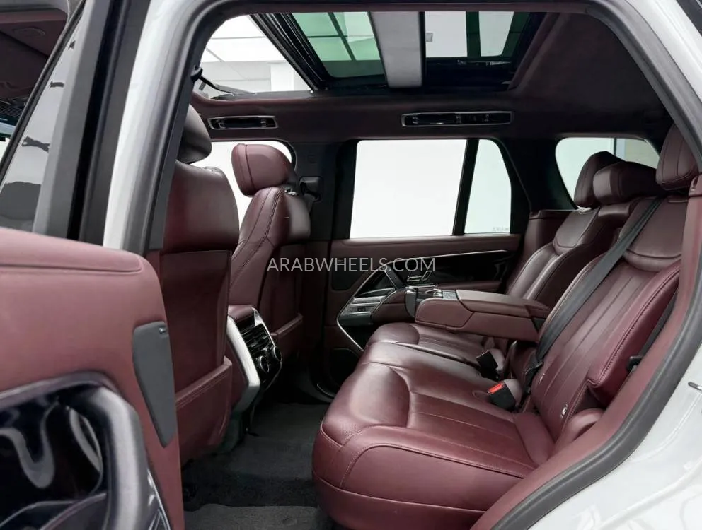 Land Rover Range Rover 2023 for Sale in Dubai Image-17
