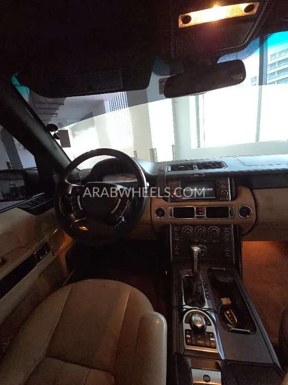 Land Rover Range Rover 2011 for Sale in Dubai Image-3