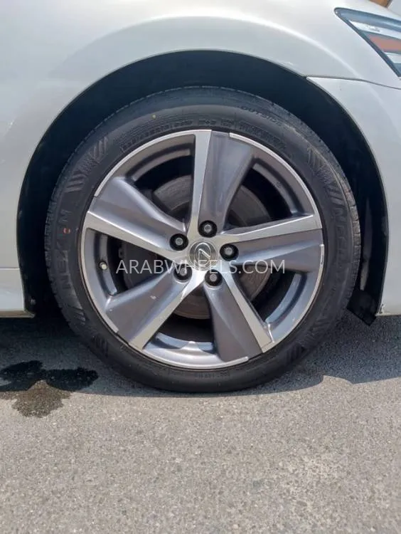 Lexus GS 2018 for Sale in Dubai Image-11