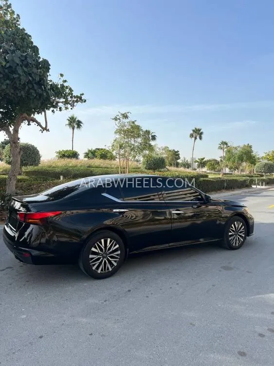 Nissan Altima 2023 for Sale in Ajman Image-4