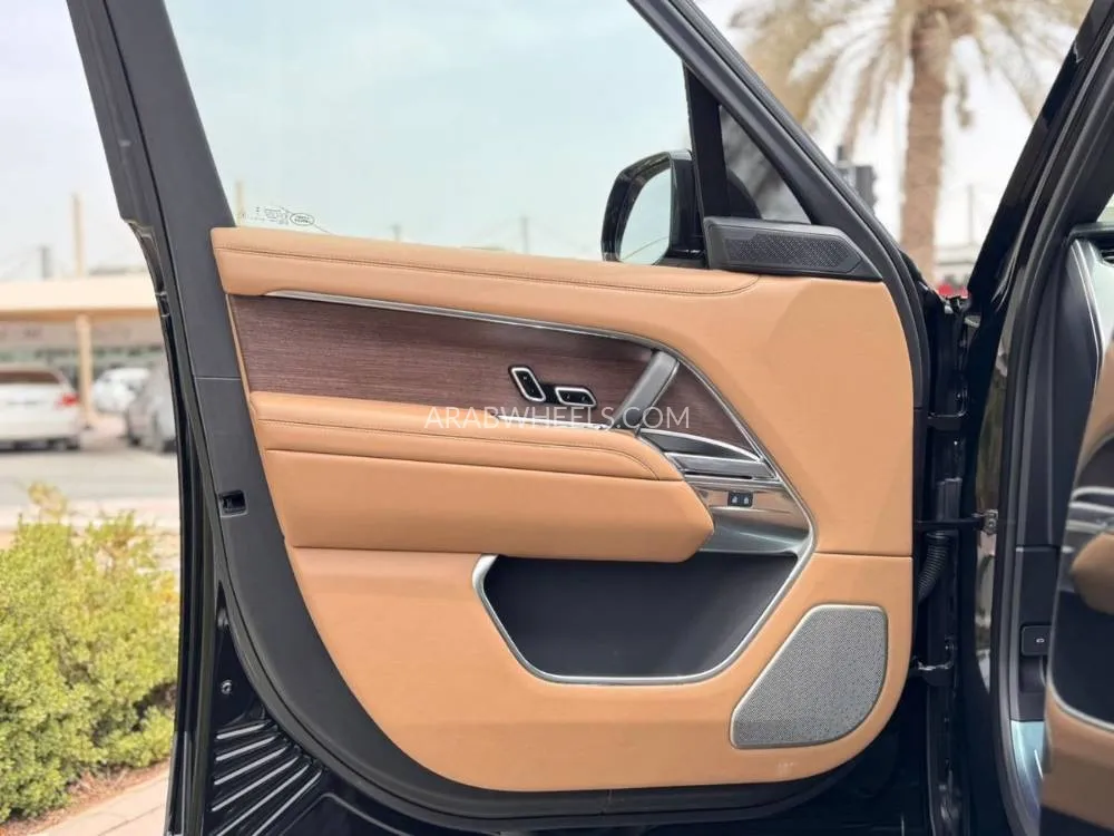Land Rover Range Rover 2025 for Sale in Dubai Image-17