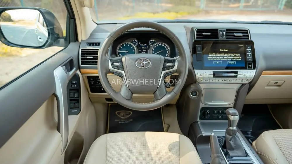 Toyota Land Cruiser Prado 2023 for Sale in Sharjah Image-9