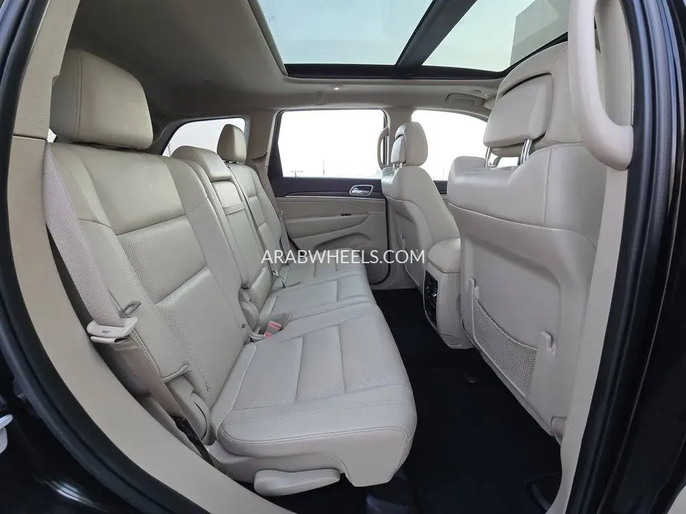 Jeep Grand Cherokee 2019 for Sale in Ajman Image-7