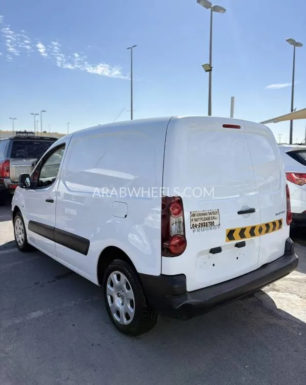 Peugeot Partner 2014 for Sale in Sharjah Image-4