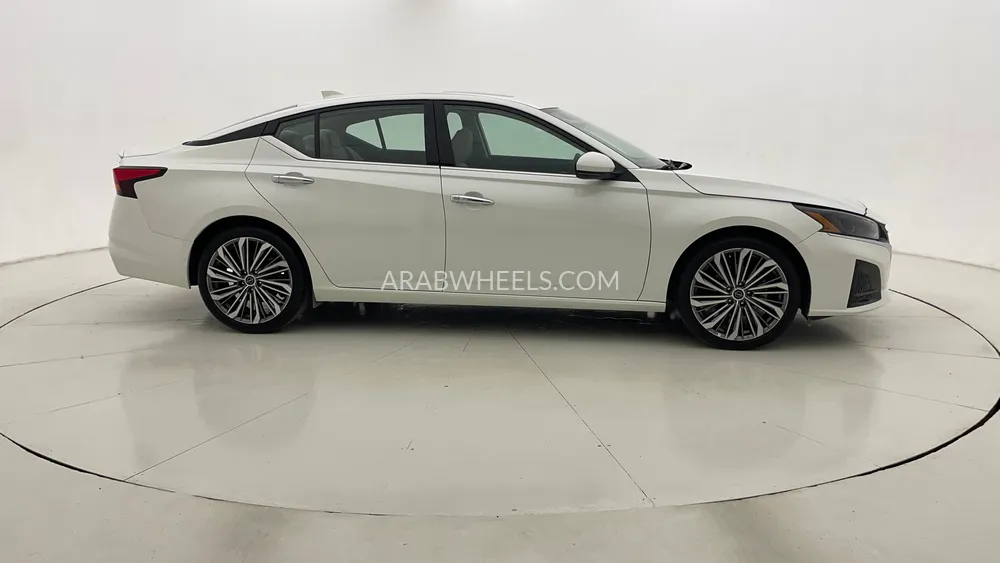 نيسان التيما 2025 for Sale in دبي Image-2