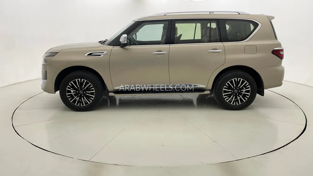 Nissan Patrol 2022 for Sale in Dubai Image-6