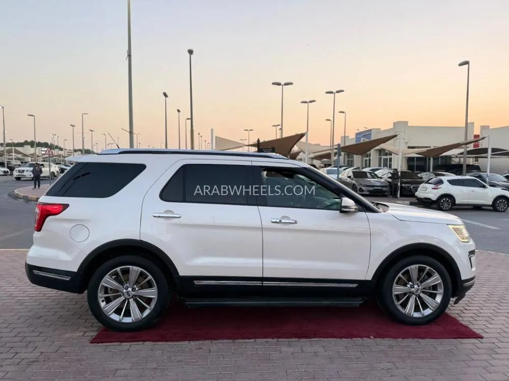 Ford Explorer 2018 for Sale in Sharjah Image-7