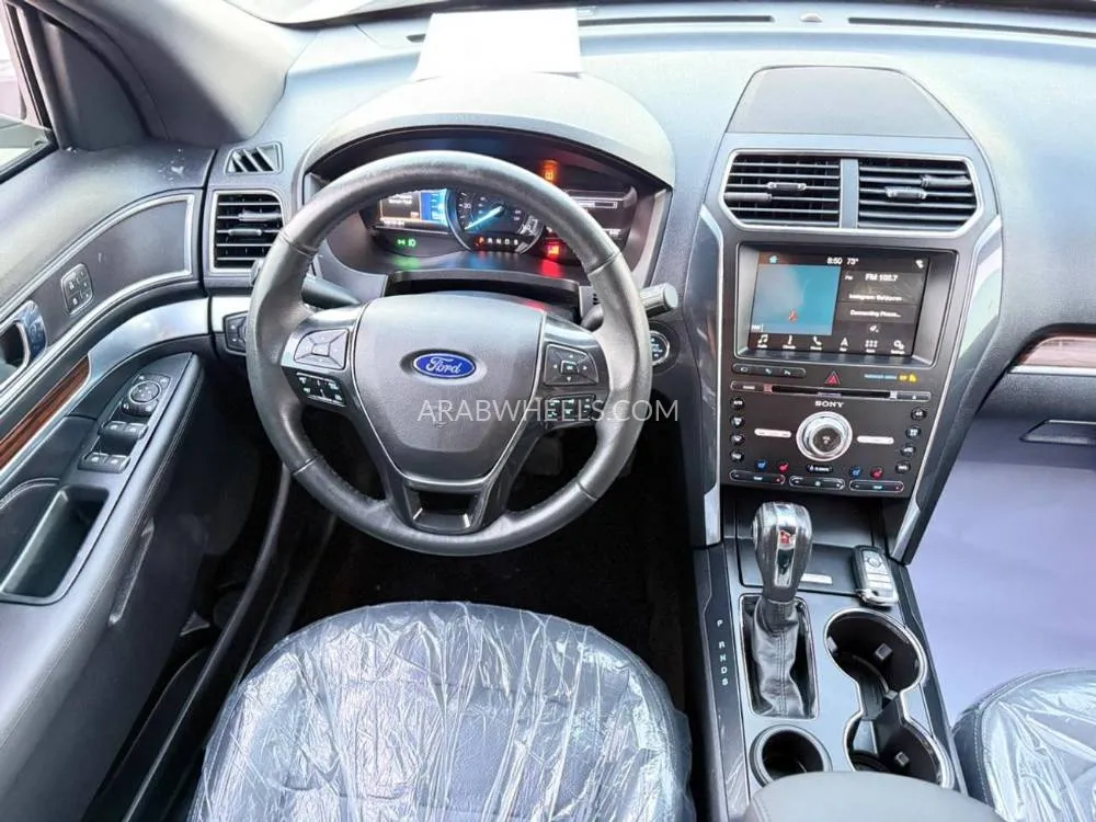 Ford Explorer 2018 for Sale in Sharjah Image-21