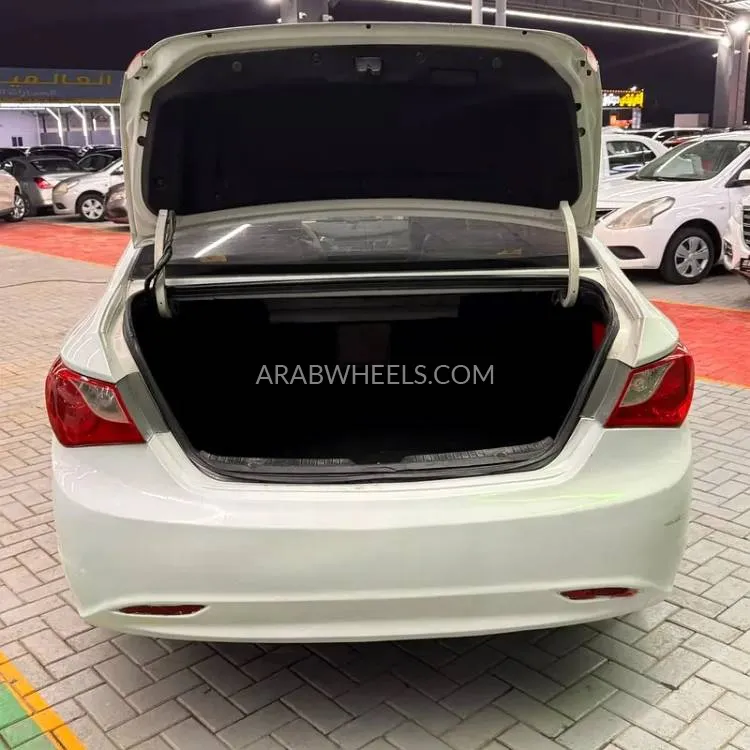 Hyundai Sonata 2011 for Sale in Ajman Image-8